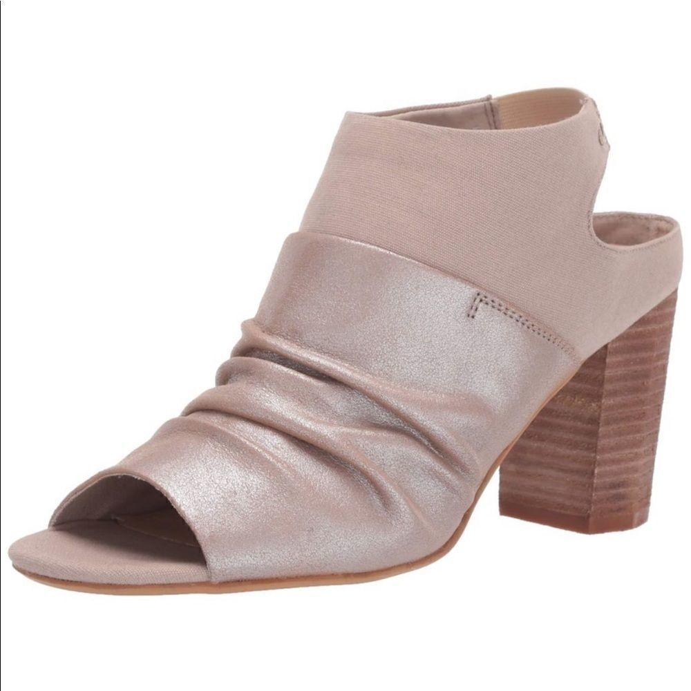NWT Bicolor faux leather booties 10
